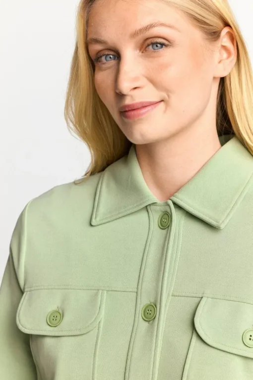 Kurze Jacke Mit Taschen